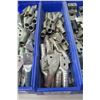 Image 8 : 5 Blue Bins Ilsco & Misc Copper Compression Lugs, Eaton Neutral Lug Kits, etc