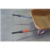 Image 3 : Metal 1 Tire Wheelbarrow w/ Rubber Handles