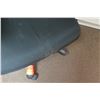 Image 2 : Rolling Upholstered Office Arm Chair