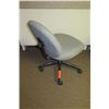 Image 2 : Rolling Gray Upholstered Office Swivel Chair