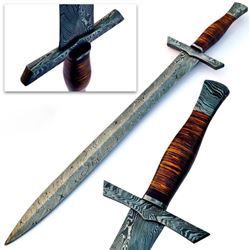 Stunning MEDIEVAL ARMING Damascus Sword