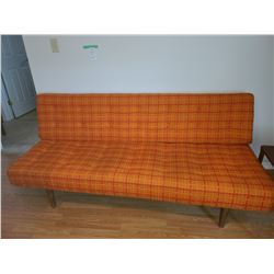 Retro couch