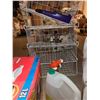 Image 3 : Cleaning supplies