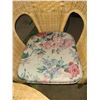 Image 4 : Wicker patio table & 2 chairs
