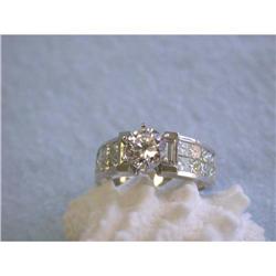 2369 18k Gold Ring with Diamonds