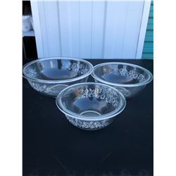 Pyrex bowls
