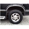 Image 10 : A2 --  1995 CHEVROLET BLAZER , Black , 298725  KM's