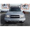 Image 2 : A10 --  2004 CHEVROLET TRACKER , Silver , 147893  KM's