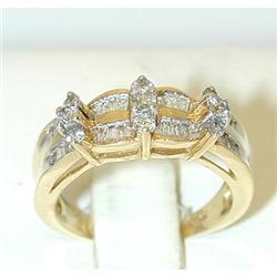 6007 14K Gold Ring w/ Diamonds