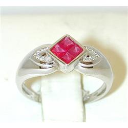 6031 14KW Gold Ring w/ Ruby/ Diamonds