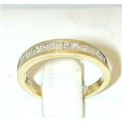 6037 14K Gold Ring w/ Diamonds