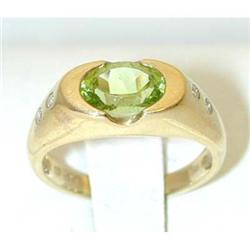 6055 10K Gold Ring w/ Peridot/ Diamonds