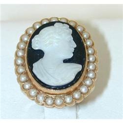 3785 14K Gold Cameo Shell Ring w/Pearls