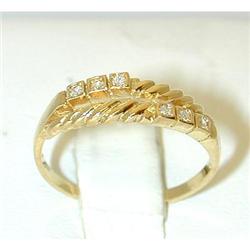5851 18K Gold Diamond Ring