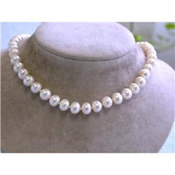 2079 Pearl Necklace with Gold Clasp