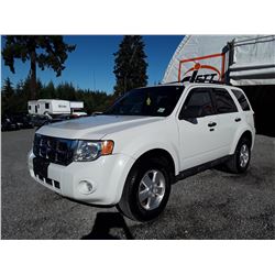 G6 --  2011 FORD ESCAPE XLT , White , 126622  KM's
