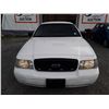 Image 2 : A6 --  2002 FORD CROWN VICTORIA POLICE INTERCEPTOR  , White , 227314  KM's "NO RESERVE"