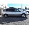 Image 4 : A9 --  2005 FORD FREESTAR LTD , White , 223159  KM's  "NO RESERVE"