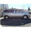 Image 4 : J5 --  2002 TOYOTA SIENNA LE, SILVER, 240716 KM'S