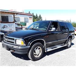 M6 --  1995 CHEVROLET BLAZER , Black , 298725  KM's