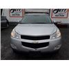 Image 2 : K6 -- 2009 CHEVROLET TRAVERSE LT SUV, SILVER, 138,863 KMS