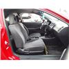Image 16 : B5 --  2001 HONDA CIVIC LX COUPE, RED, 272,660 KMS