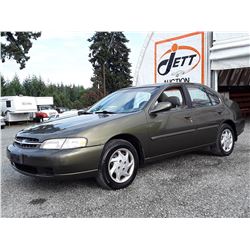 A12A --  1998 NISSAN ALTIMA XE , Green , 148060  KM's