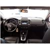 Image 24 : C6C --  2013 VW TIGUAN S , Silver , 140052  KM's