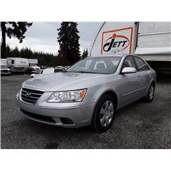 D1 --  2010 HYUNDAI SONATA GLS , Silver , 119023  KM's