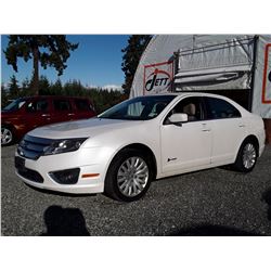 D2 --  2010 FORD FUSION HYBRID  , White , 273712  KM's
