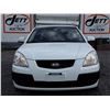 Image 2 : A12A --  2007 KIA RIO , White , 136067  KM's