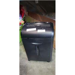 INSIGNIA PAPER SHREDDER