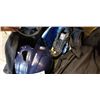 Image 3 : 2 BAGS OF KIDS BASEBALL GEAR