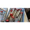 Image 2 : 2 Trays of taps
