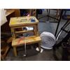 Image 1 : WOOD STEP STOOL AND FAN