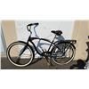 Image 2 : BLACK SCHWINN DELMAR CRUISER BIKE