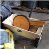 Image 3 : Greenleaf spreader and 2 trundle wheels
