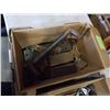 Image 2 : TRAY OF VINTAGE GATE HINGES, HANDLES AND OTHER HARDWARE