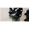 Image 2 : PAIR OF RAZOR SKATES