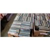 Image 2 : 2 TRAYS OF CDS