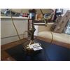 Image 2 : HEAVY BRIDGE TABLE LAMP