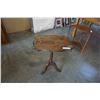 Image 1 : VINTAGE PARLOUR TABLE