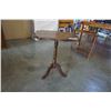 Image 2 : VINTAGE PARLOUR TABLE