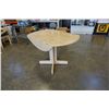 Image 2 : ROUND MAPLE DROPLEAF DINING TABLE WITH 4 CHAIRS