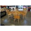 Image 2 : OAK DINING TABLE WITH JACKNIFE LEAF AND 4 CHAIRS
