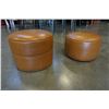 Image 2 : 2 LEATHER HASSOCKS