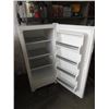 Image 2 : 4 Foot Tall Beaumark Upright Freezer