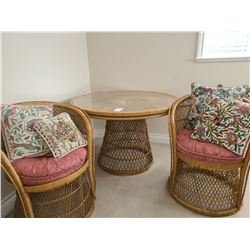 Wicker TBabel and Chairs