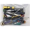 Image 1 : BAG OF HAND TOOLS KNIVES