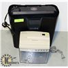 Image 1 : LOT OF 2 PAPER SHREDDERS